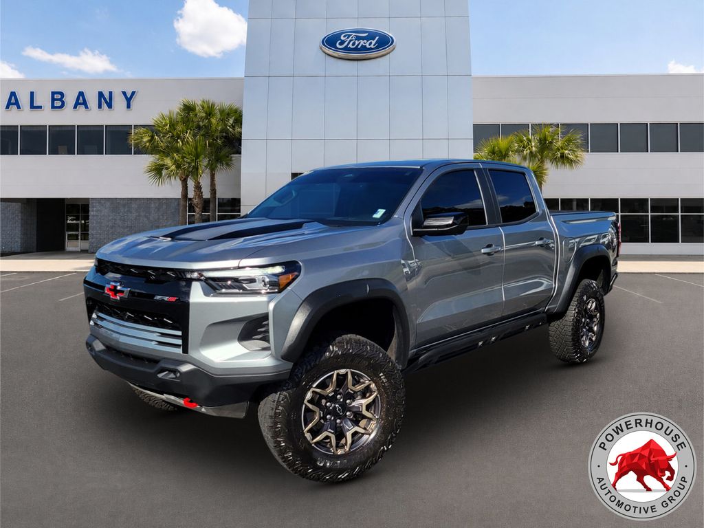 Sterling Gray Metallic 2024 Chevrolet Colorado Pickup Truck Four-Wheel Drive 8-Speed Automatic