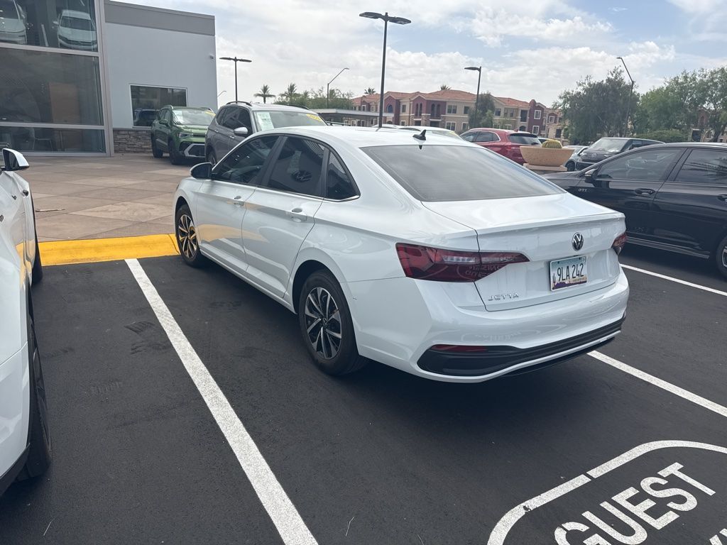 Thumbnail: 2023 Volkswagen Jetta - 9