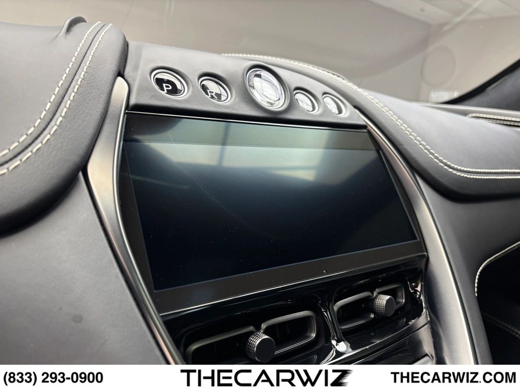 2021 Aston Martin DBX