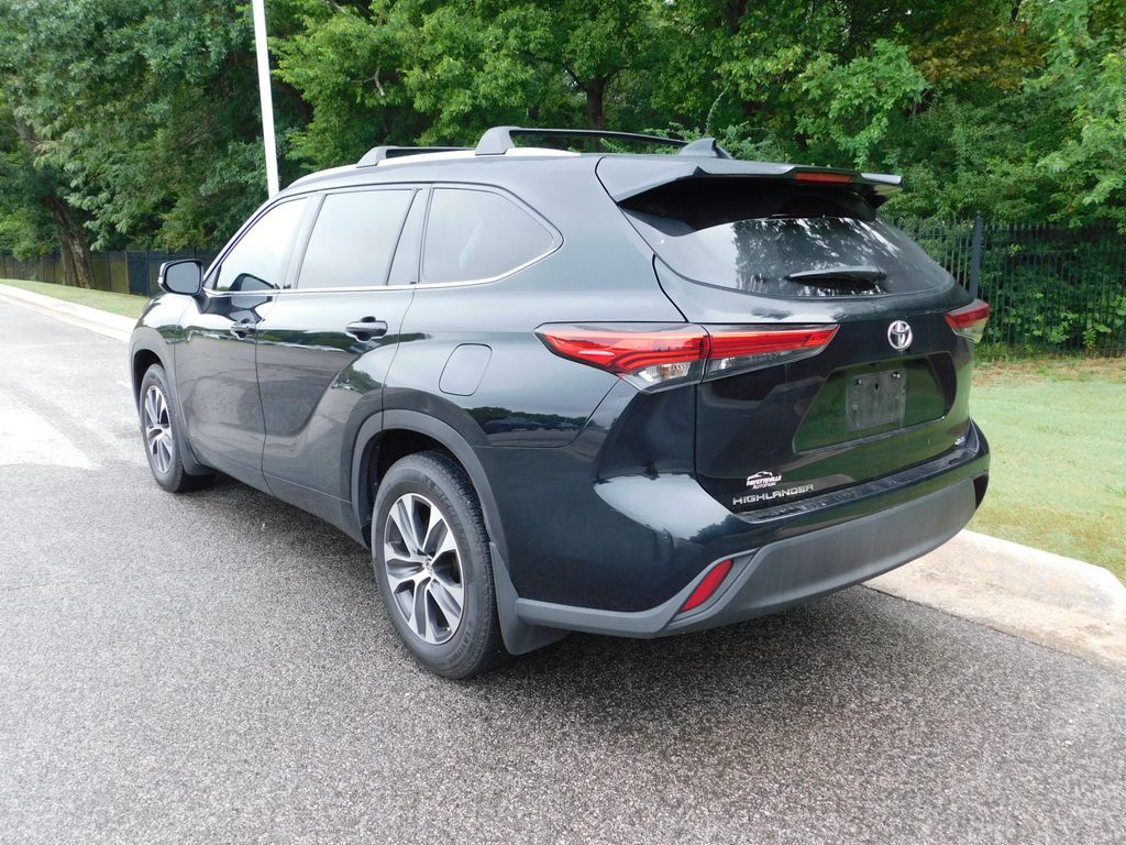 Thumbnail: 2020 Toyota Highlander - 3