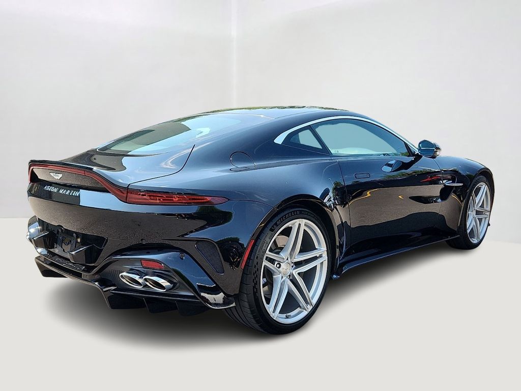 Thumbnail: 2025 Aston Martin Vantage - 4