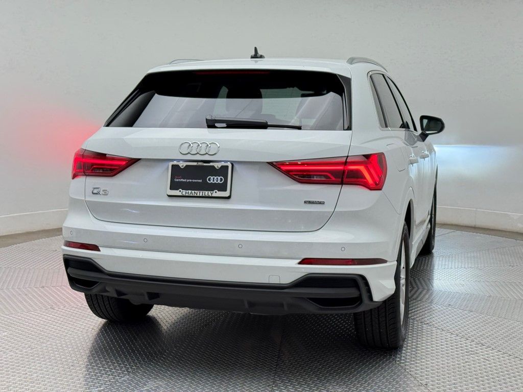 Thumbnail: 2025 Audi Q3 - 10