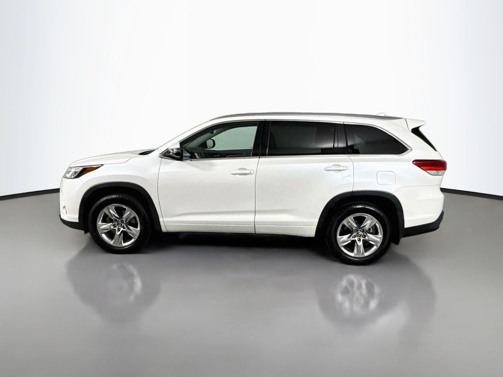 Thumbnail: 2018 Toyota Highlander - 8
