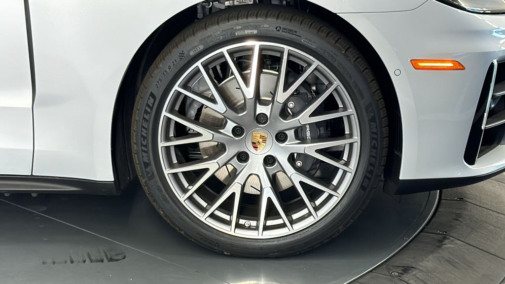 Thumbnail: 2025 Porsche Panamera - 11