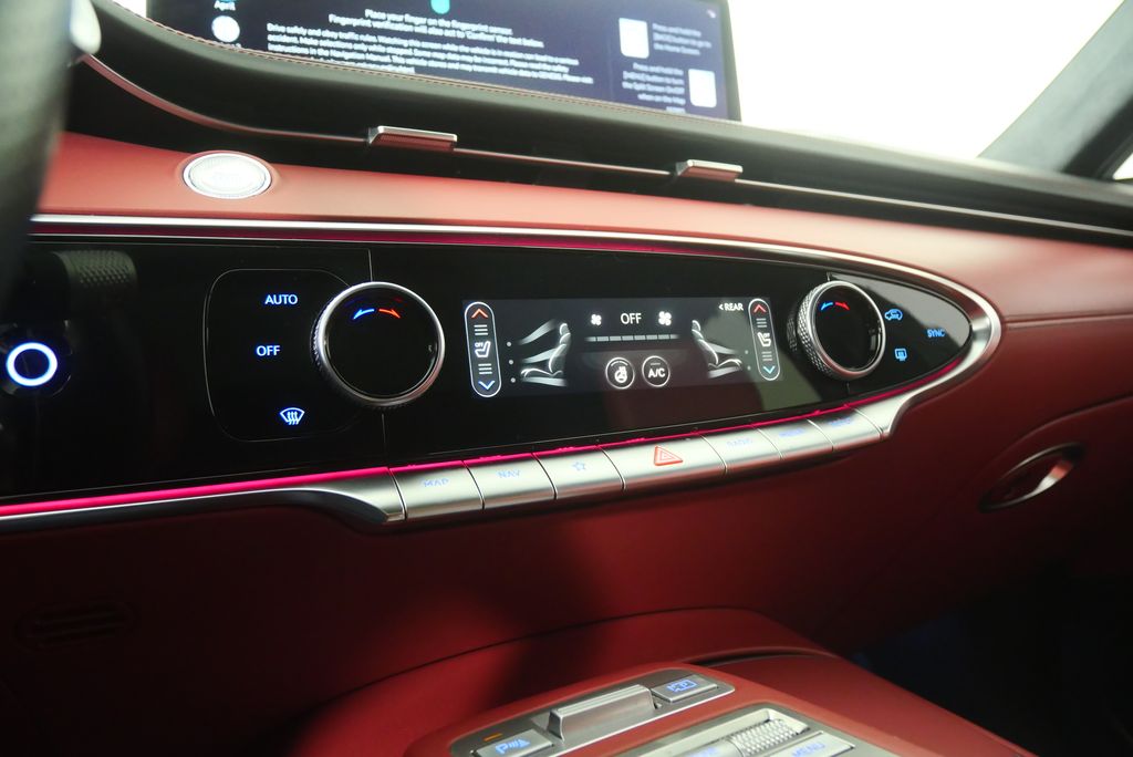 Thumbnail: 2024 Genesis GV70 - 26