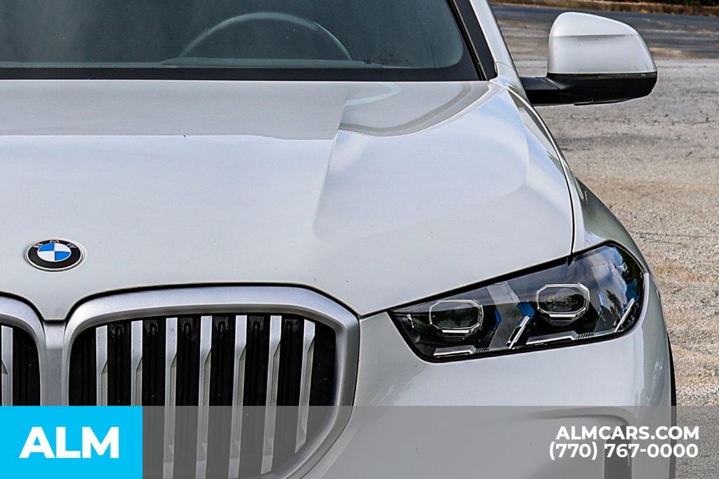 Used 2024 White BMW sDrive40i/MT Certified image 15