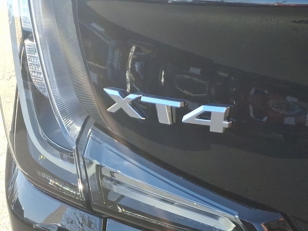 2025 Cadillac XT4 Sport 11