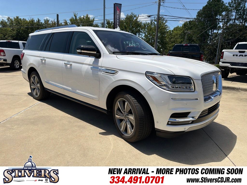 White Platinum Clearcoat Metallic 2018 Lincoln Navigator SUV / Crossover Four-Wheel Drive Automatic