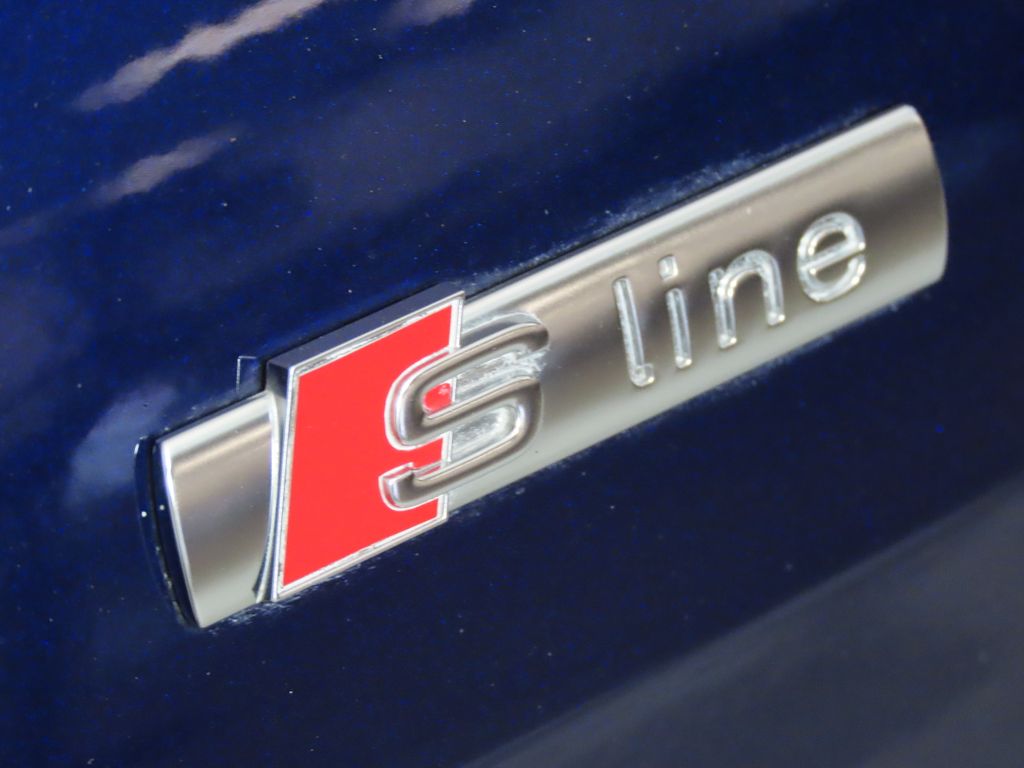 Thumbnail: 2023 Audi Q4 e-tron - 11