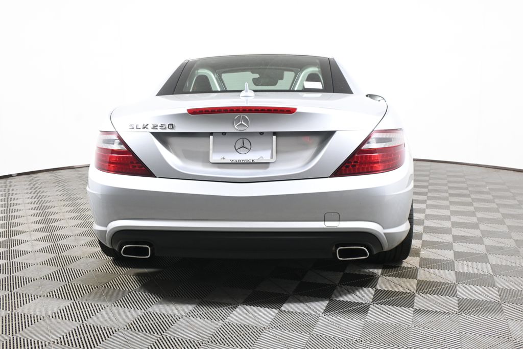 Thumbnail: 2014 Mercedes-Benz SLK - 6