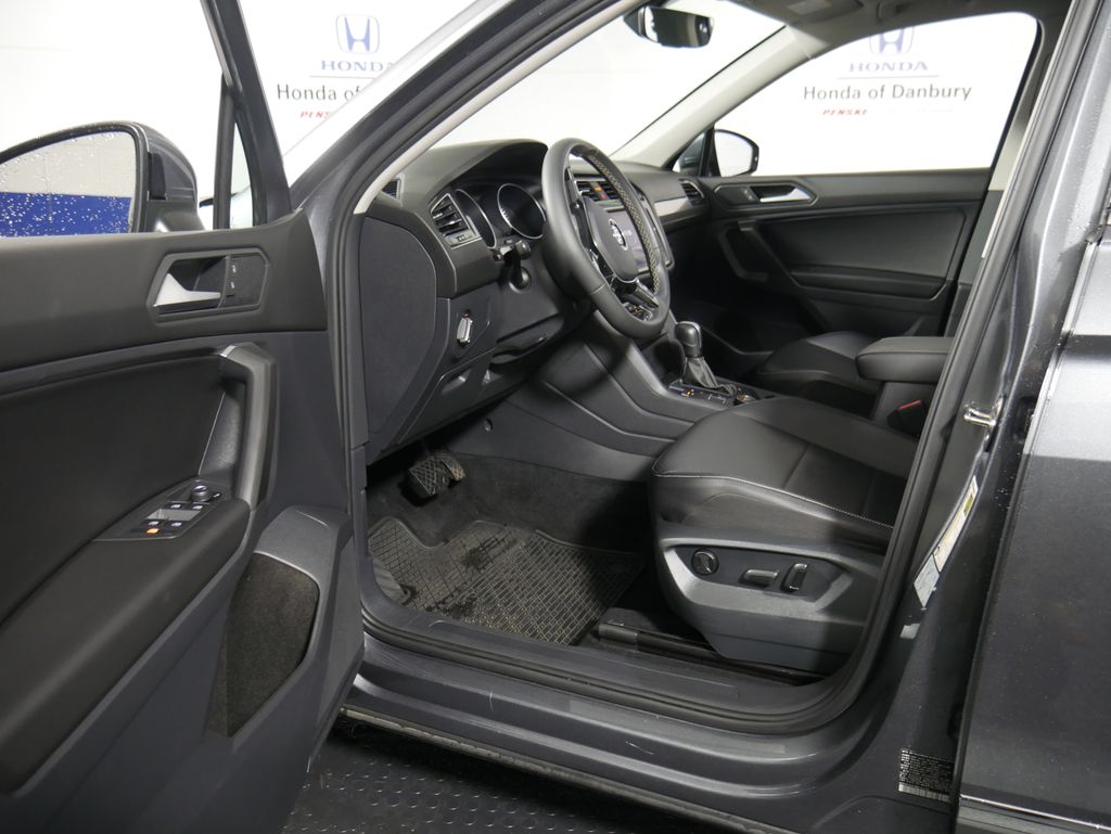 Thumbnail: 2021 Volkswagen Tiguan - 28