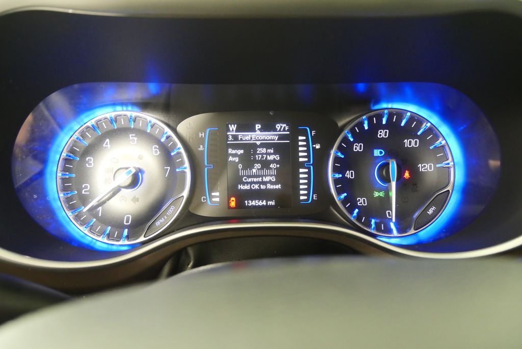 Thumbnail: 2019 Chrysler Pacifica - 21