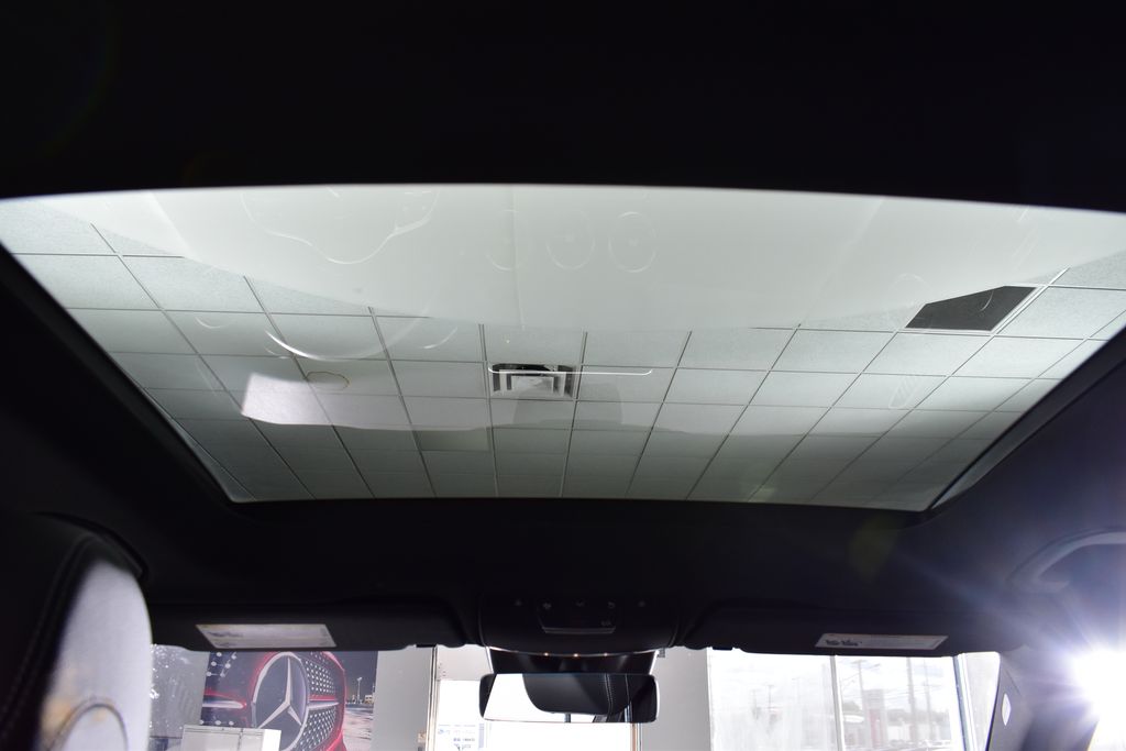 Thumbnail: 2022 Mercedes-Benz GLC - 28