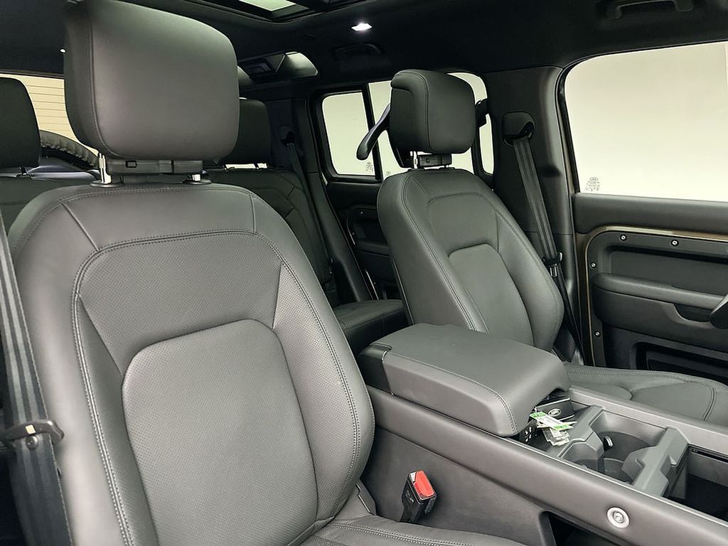 Thumbnail: 2026 Land Rover Defender - 6