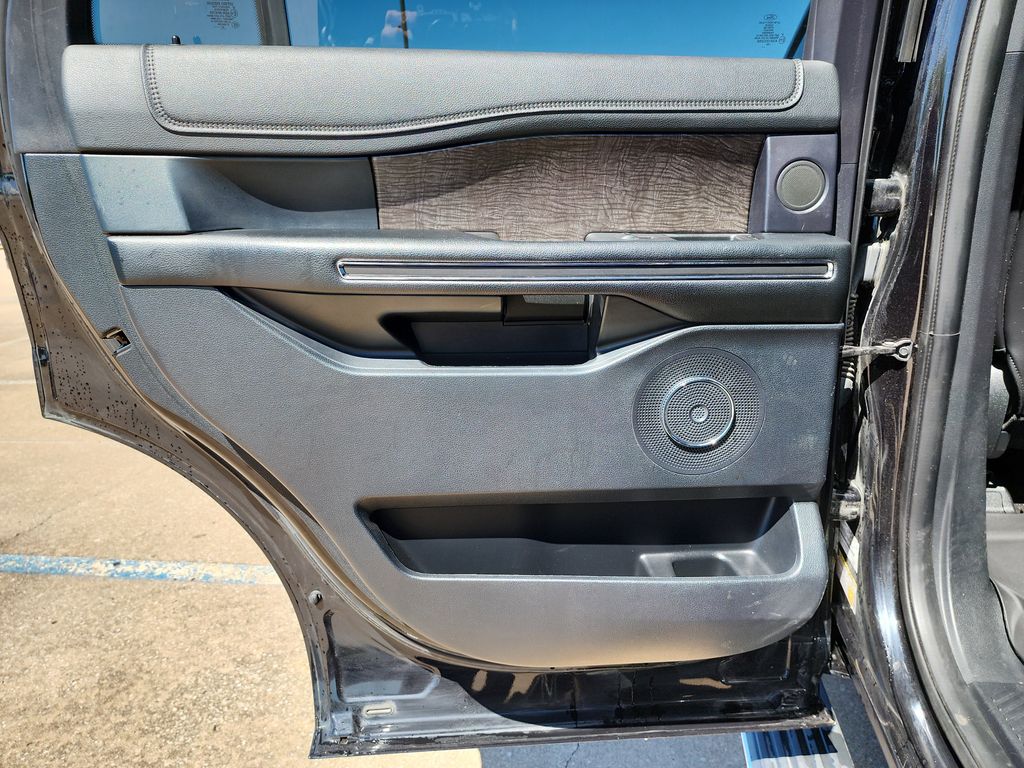 2020 Ford Expedition Limited photo