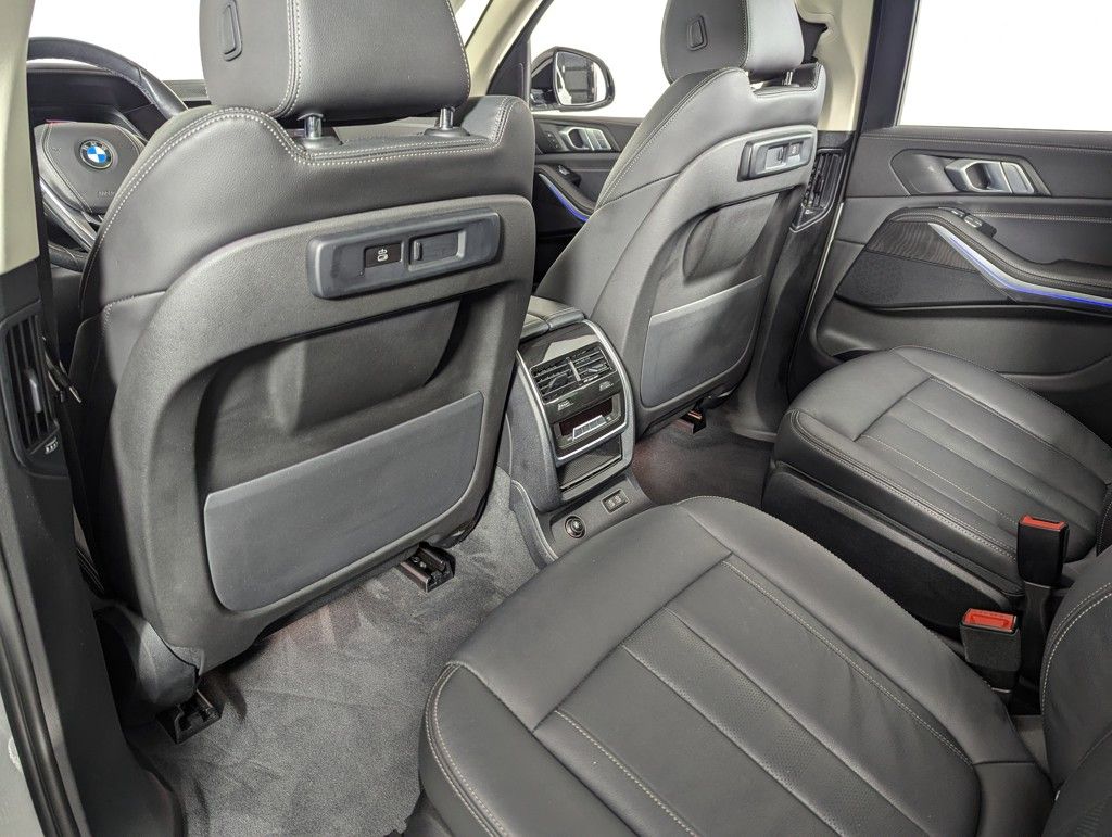2022 BMW X7 xDrive40i photo