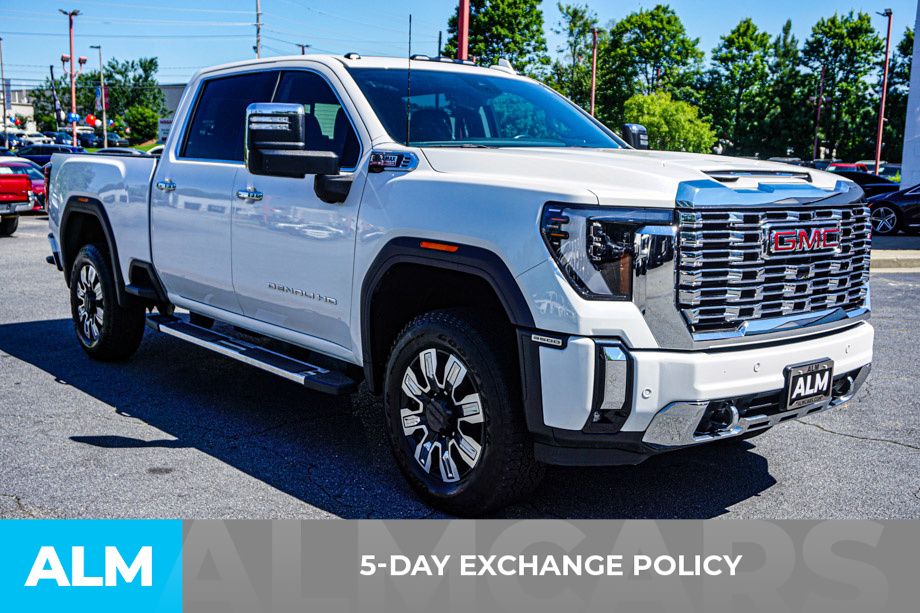 Used 2024 White GMC Denali image 4