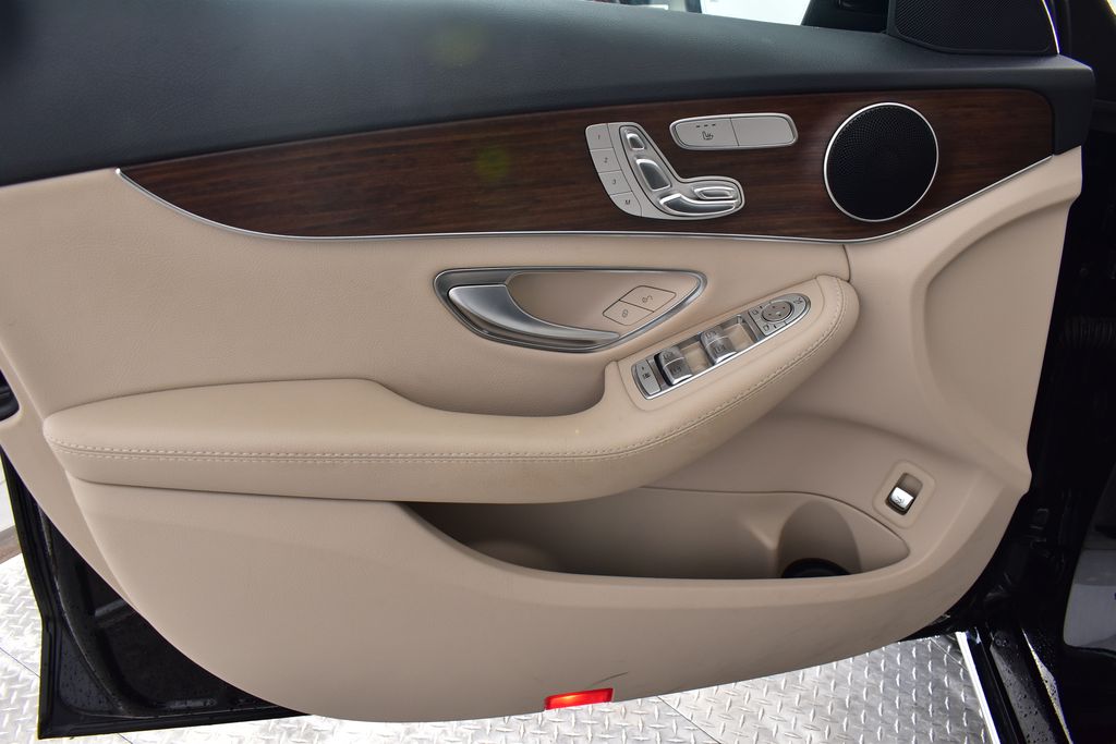 Thumbnail: 2019 Mercedes-Benz C-Class - 11