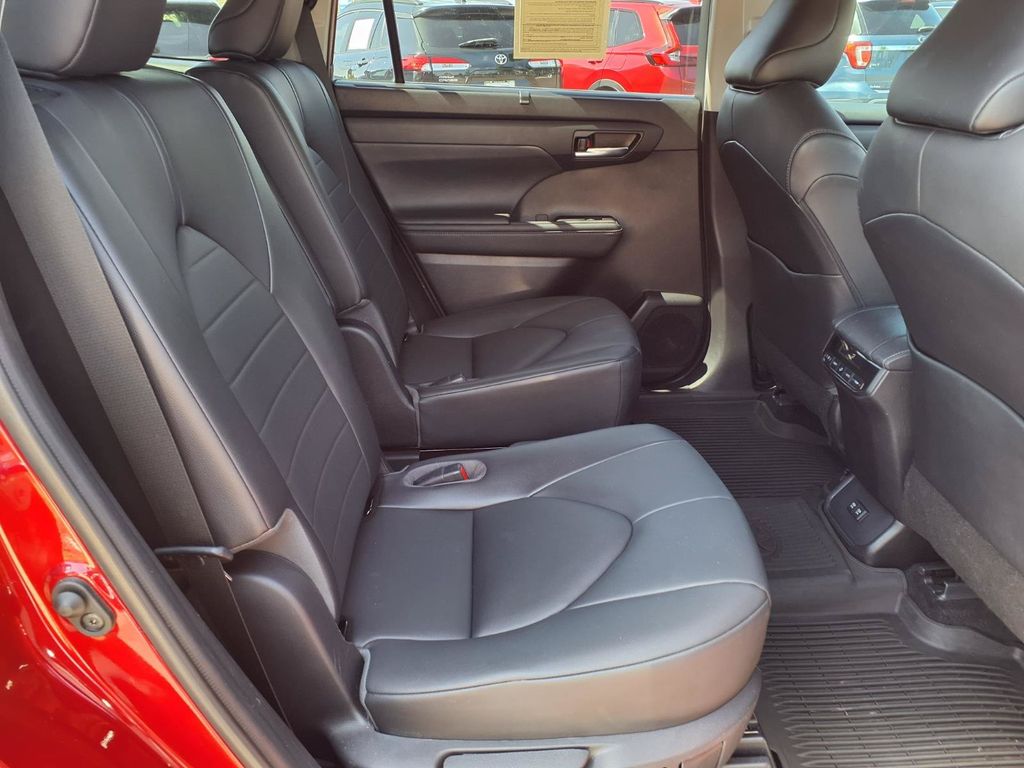Used 2020 Toyota Highlander SUV