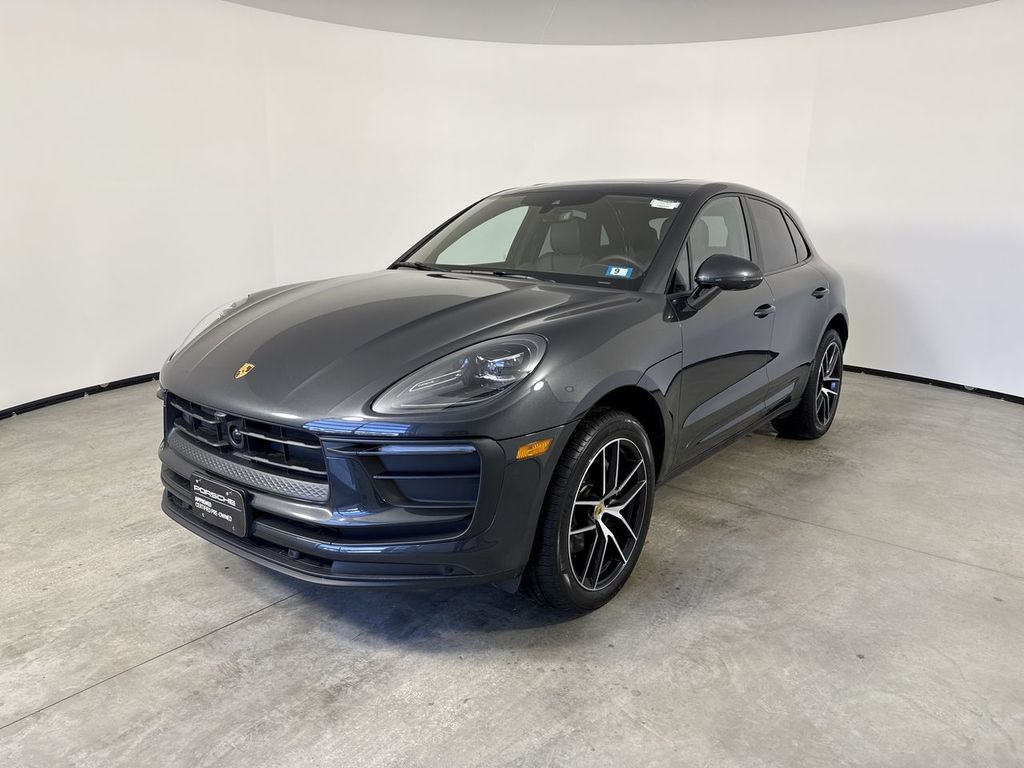2025 Porsche Macan AWD