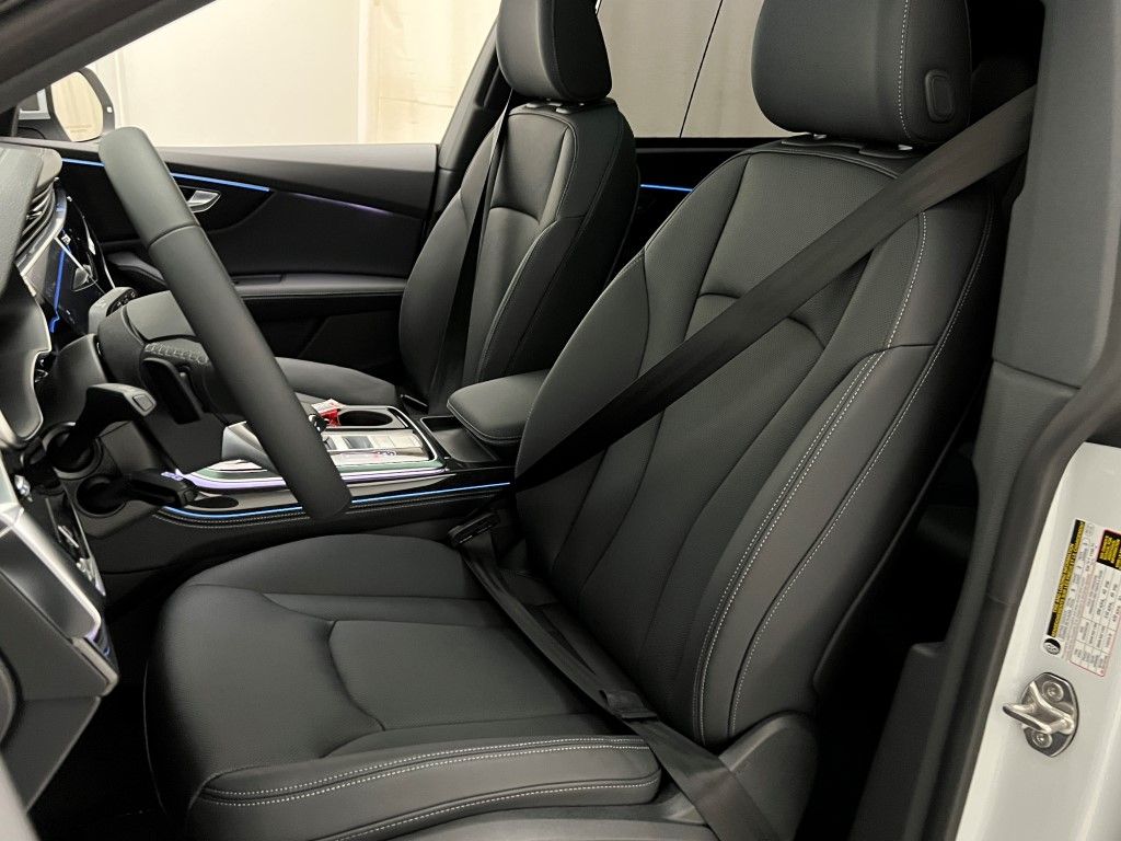 Thumbnail: 2026 Audi Q8 - 23