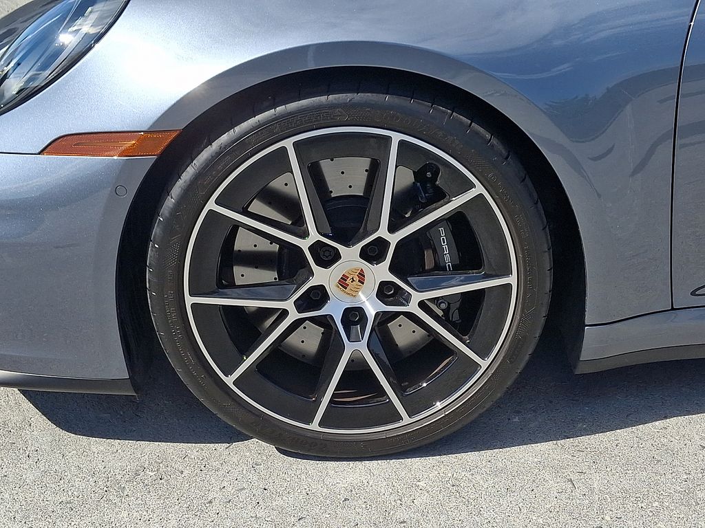 Thumbnail: 2026 Porsche 911 - 10