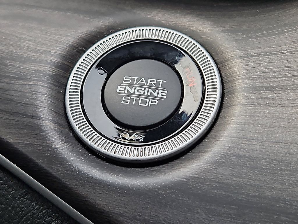 Thumbnail: 2023 Jeep Grand Cherokee L - 21