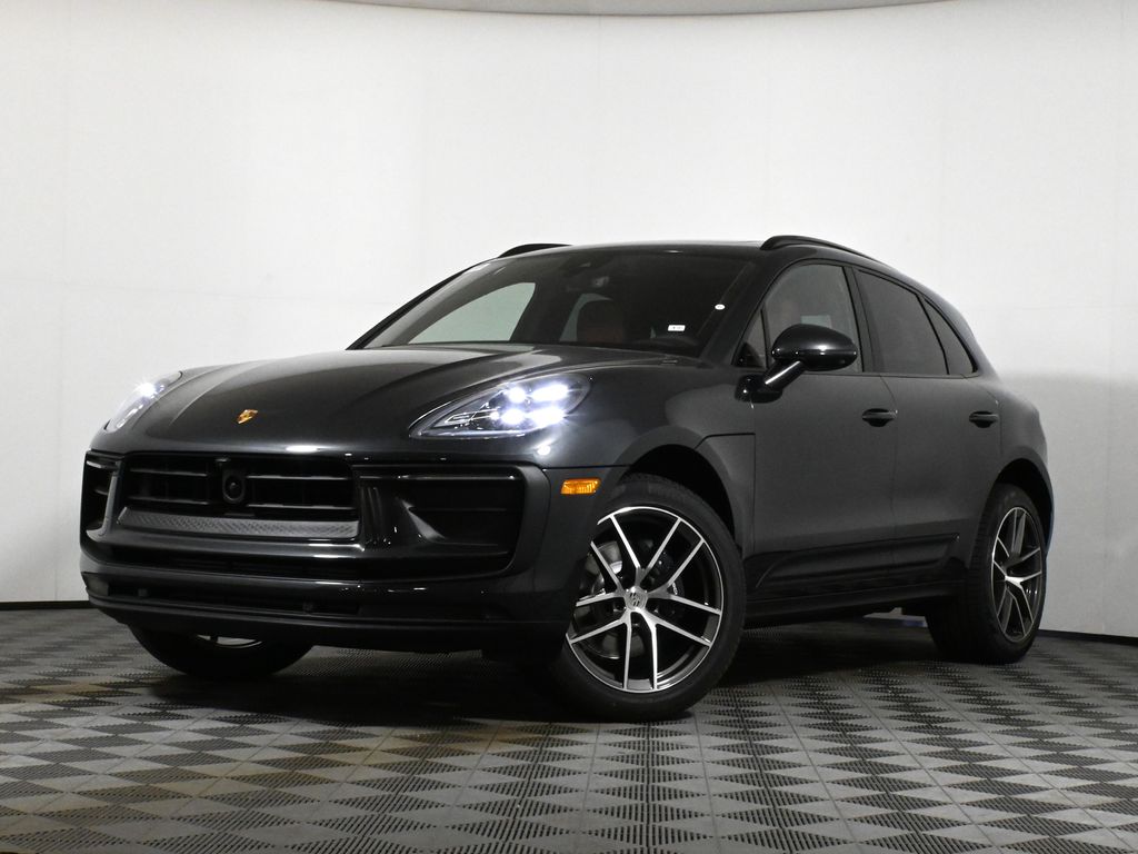 Thumbnail: 2026 Porsche Macan - 1