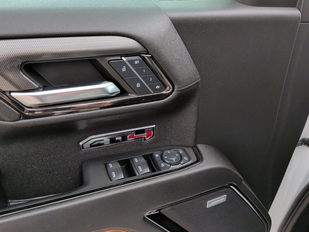2024 GMC Sierra 1500 AT4 - 11