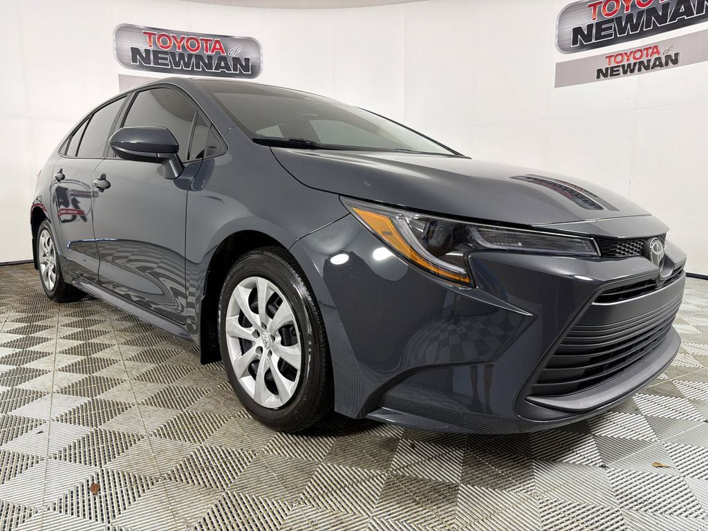 2025 Toyota Corolla LE FWD