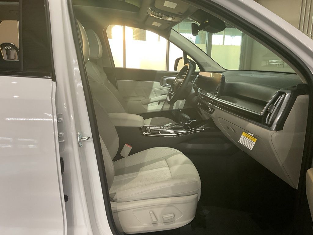 New 2026 White Kia X-Line SX image 18