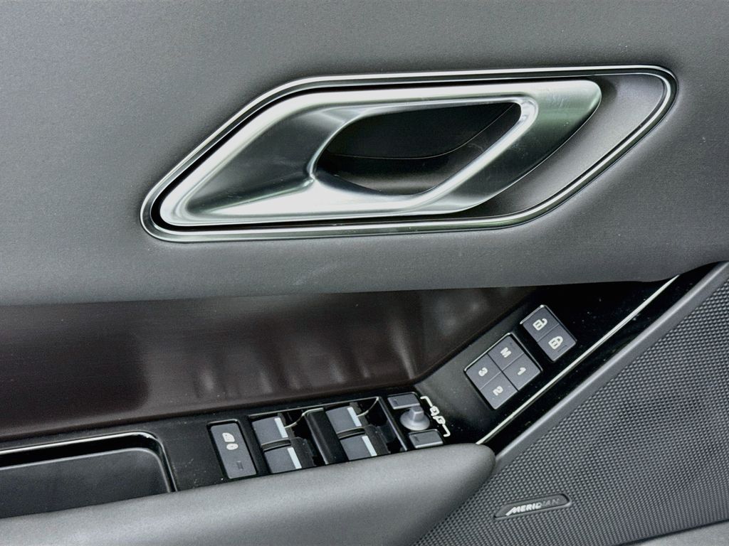 Thumbnail: 2026 Land Rover Range Rover Velar - 23