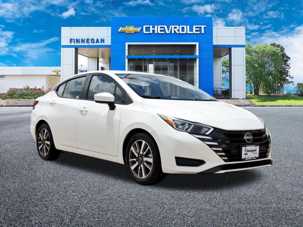 Aspen White Tricoat 2024 Nissan Versa SV FWD Sedan Front-Wheel Drive Continuously Variable Transmission