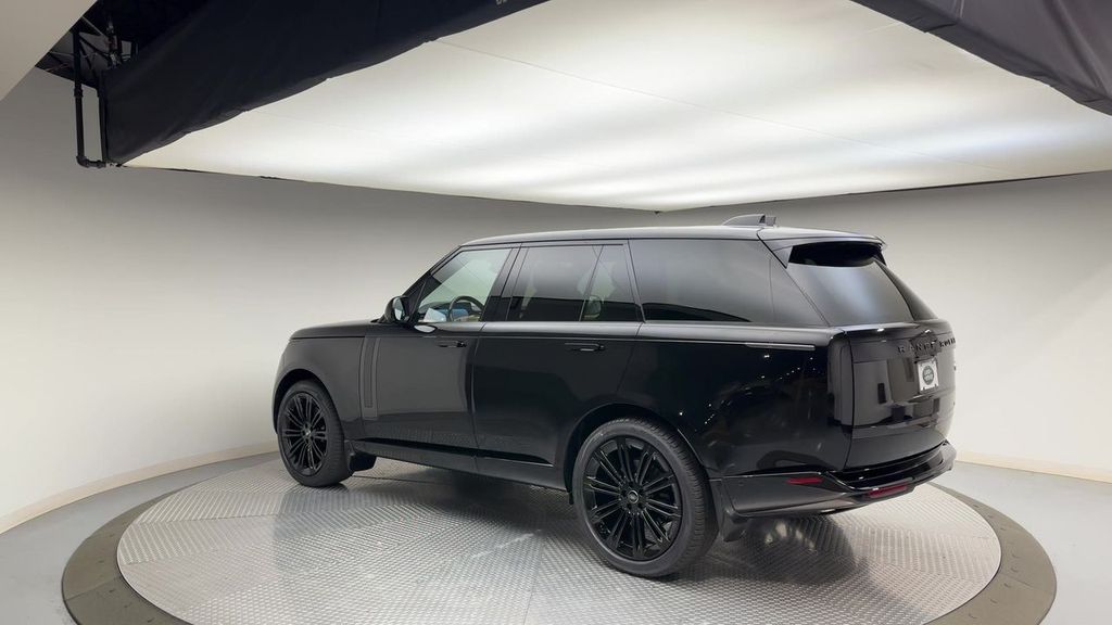 Thumbnail: 2023 Land Rover Range Rover - 6
