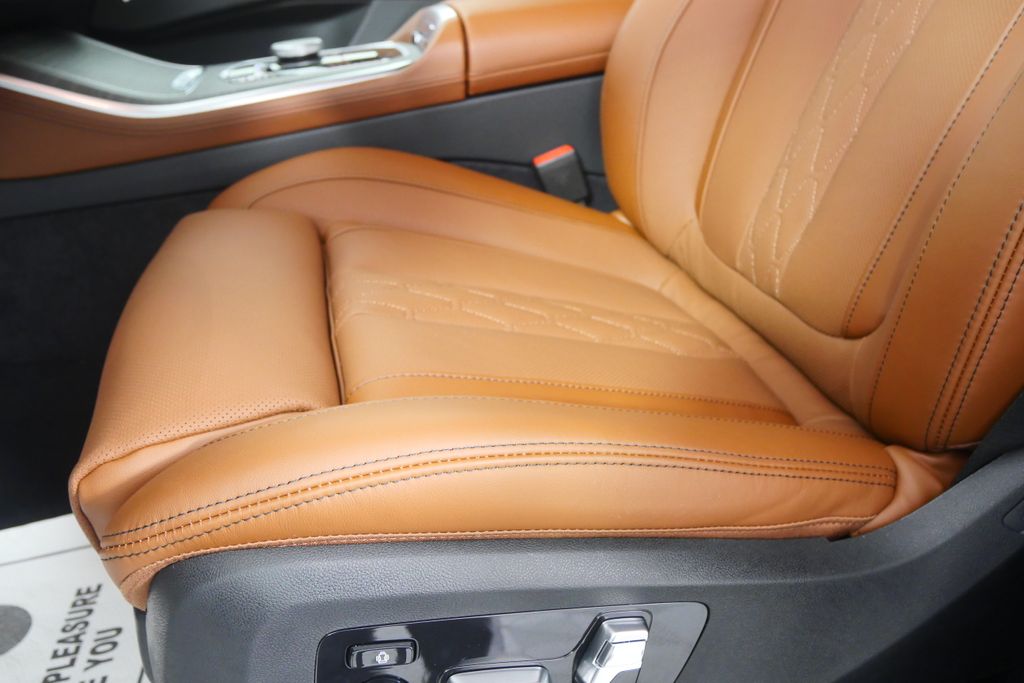 Thumbnail: 2026 BMW X5 - 10