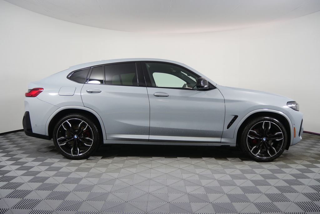 Thumbnail: 2023 BMW X4 - 2
