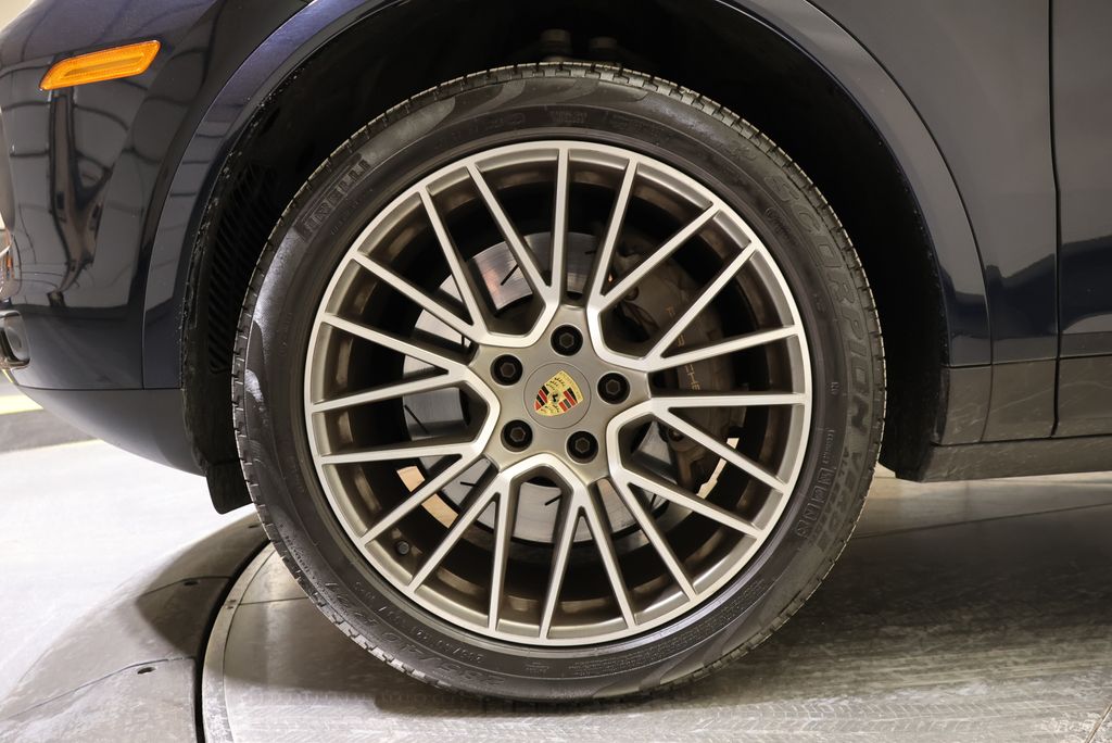 Thumbnail: 2023 Porsche Cayenne - 10