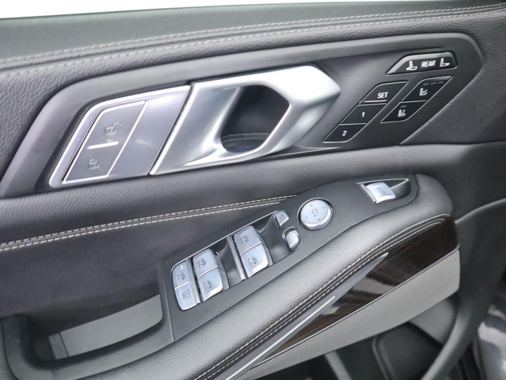 Thumbnail: 2021 BMW X7 - 24