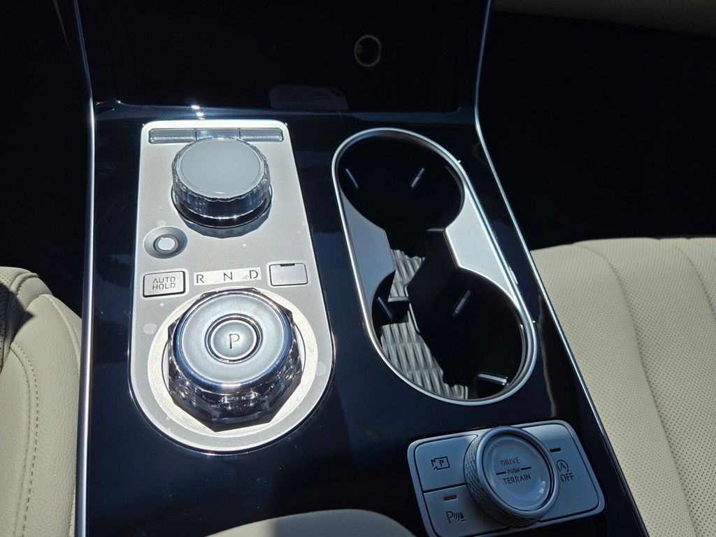 2027 Genesis GV80