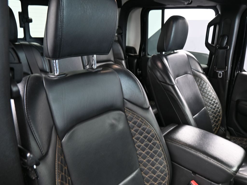 Used 2022 Black Clearcoat Jeep High Altitude image 40