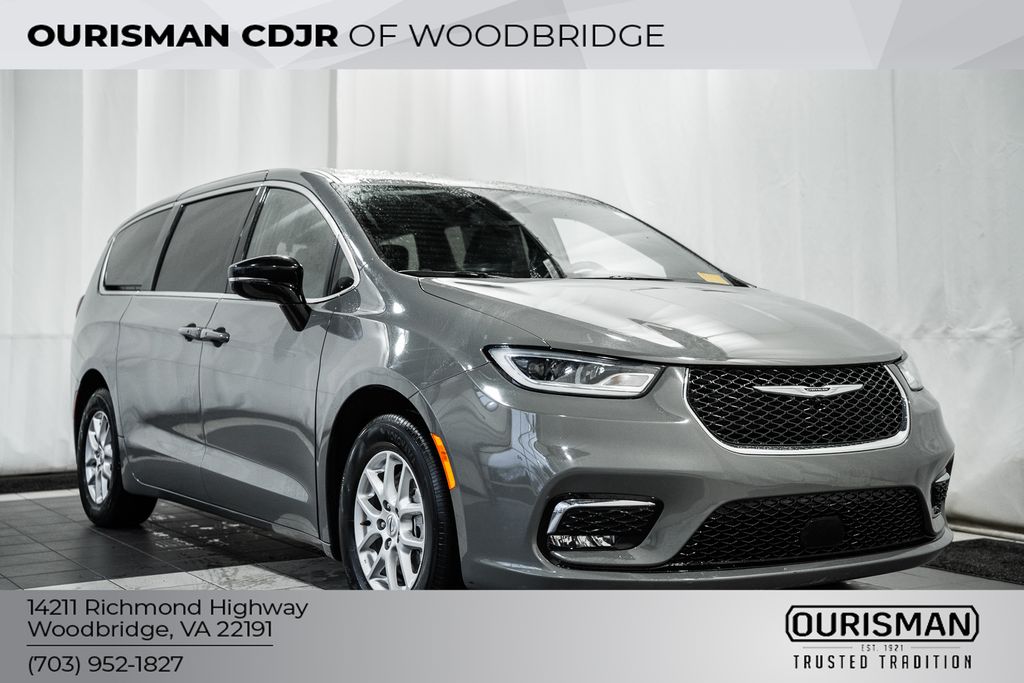 2025 Chrysler Pacifica Select FWD