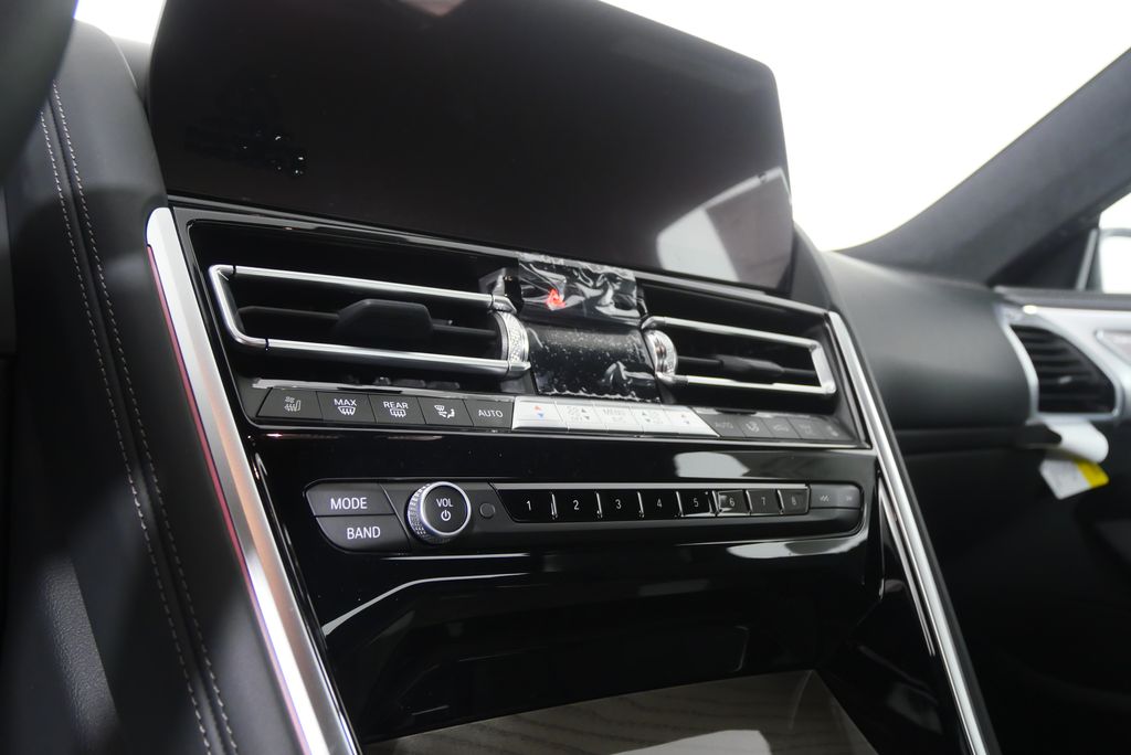 Thumbnail: 2026 BMW 8 Series - 18