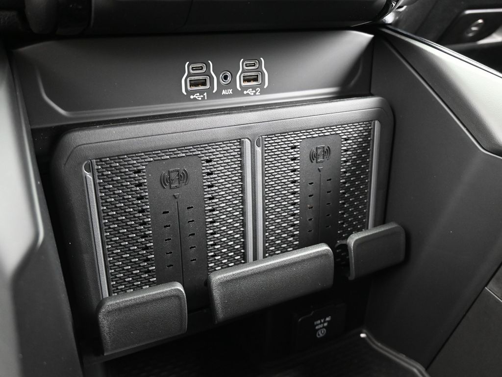 New 2026 Bright White Clearcoat Ram Laramie image 25