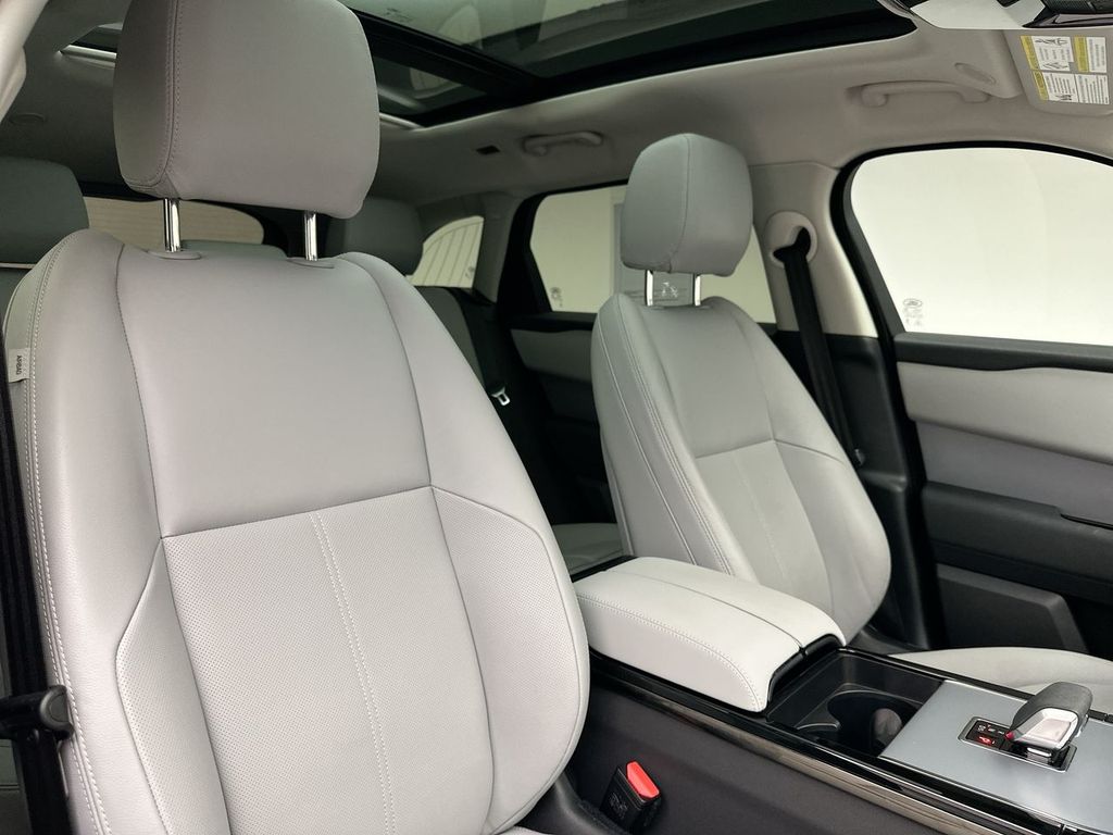 Thumbnail: 2025 Land Rover Range Rover Velar - 6