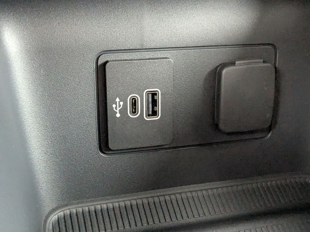 2026 Ford Explorer Active (200A)