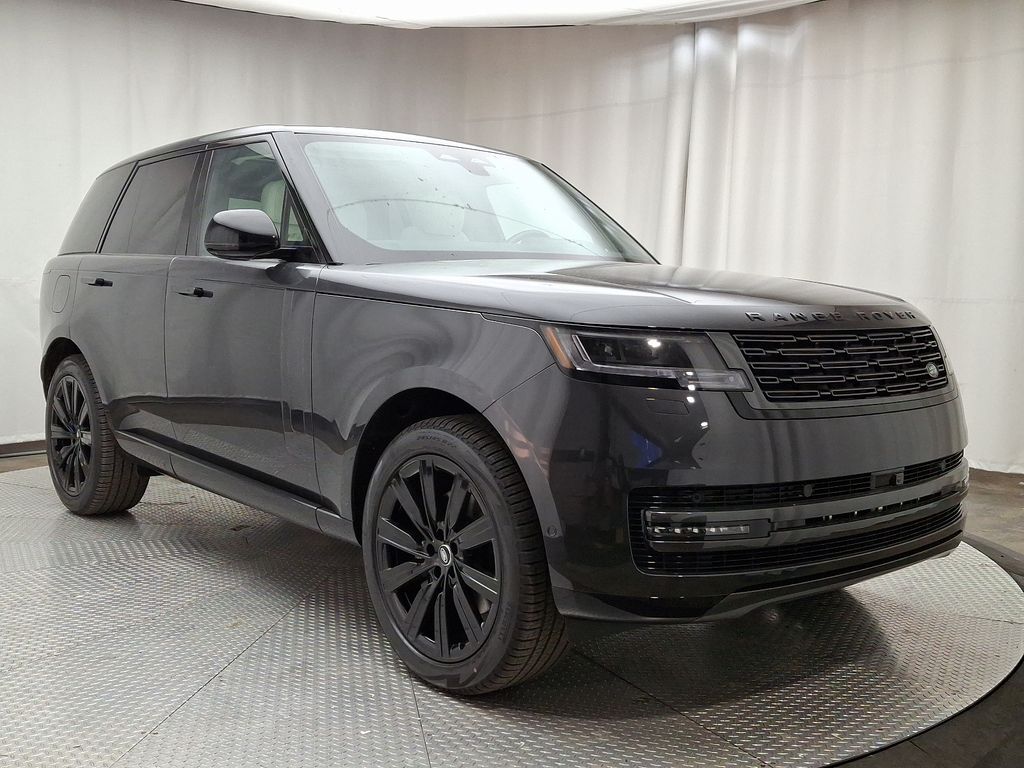 2025 Land Rover Range Rover SE 2