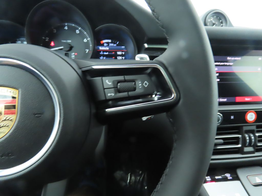 Thumbnail: 2025 Porsche Macan - 15
