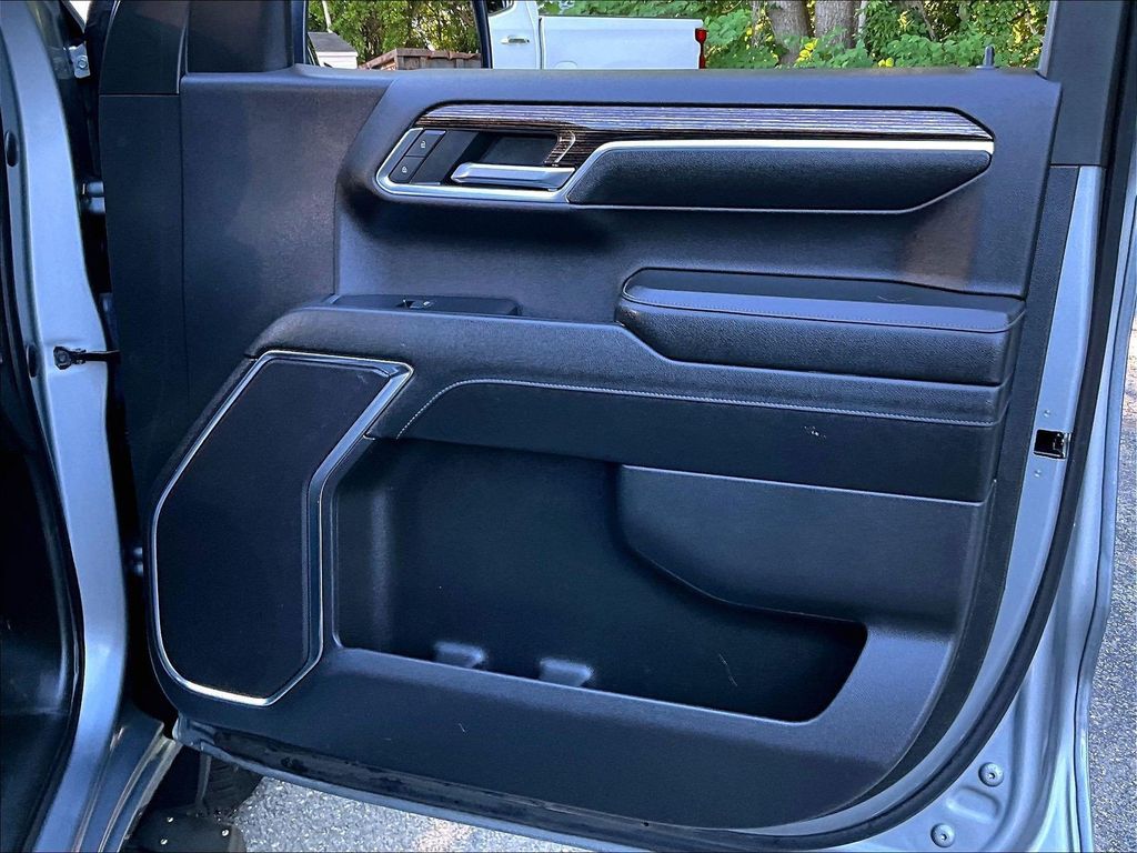 2023 GMC Sierra 1500 — photo 12