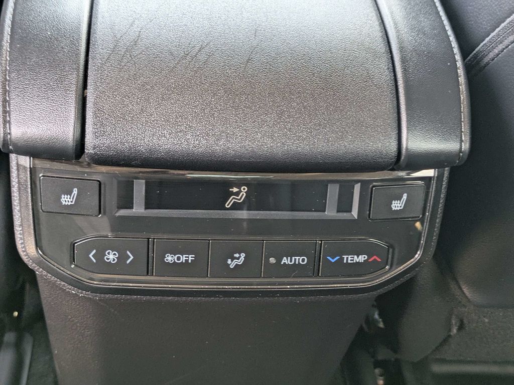 Used 2025 Toyota Highlander SUV