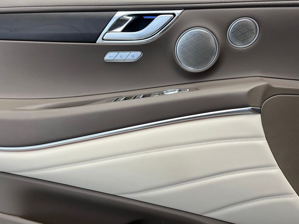 Thumbnail: 2024 Genesis GV80 - 22